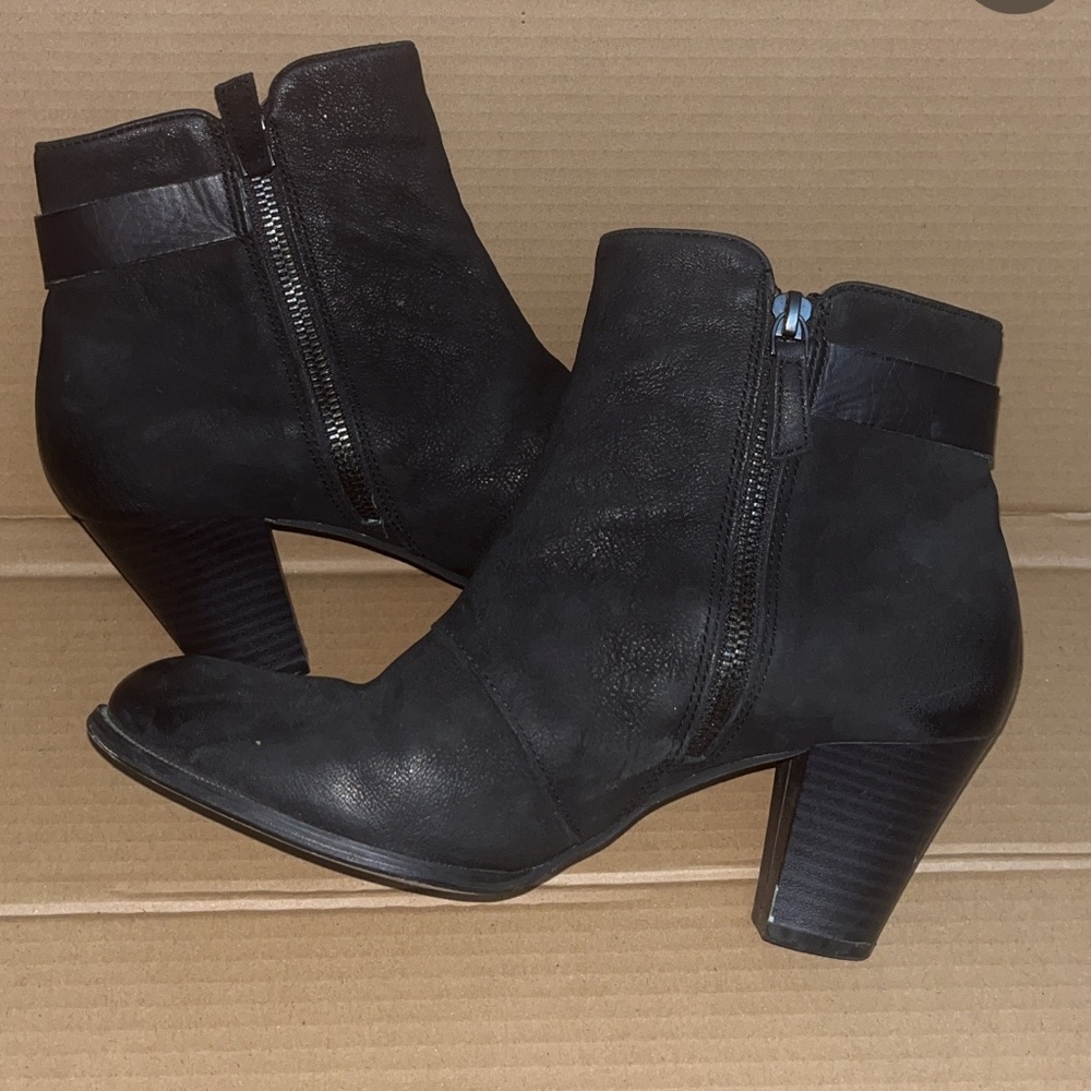 Sz 9 LUCA FERRI ANKLE BOOTS LEATHER BOOTIES COLOR BLACK